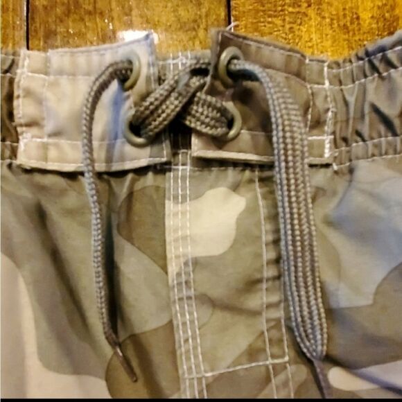 𝅺OP Camo Swim Trunks - Picture 4 of 5